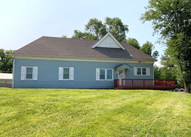 Building Photo - 2701 Wilson Ave
