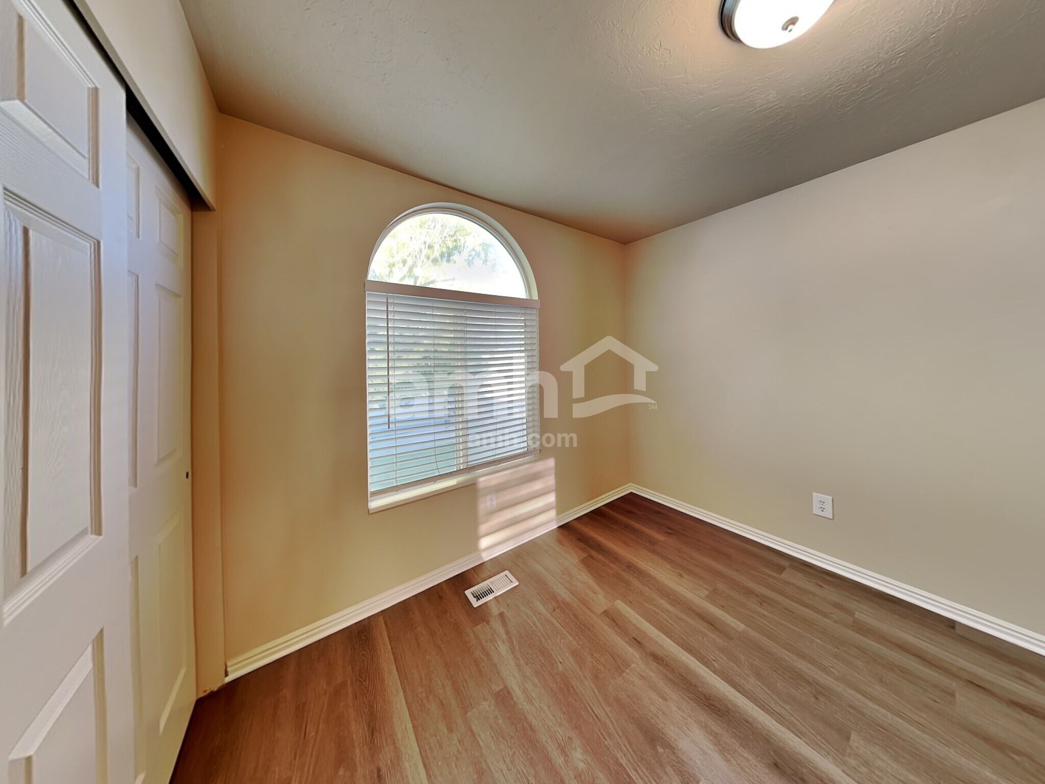 Building Photo - 2964 S Fetzer Dr