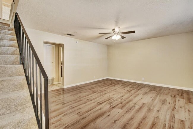 Building Photo - 1704 E M. Franklin Ave