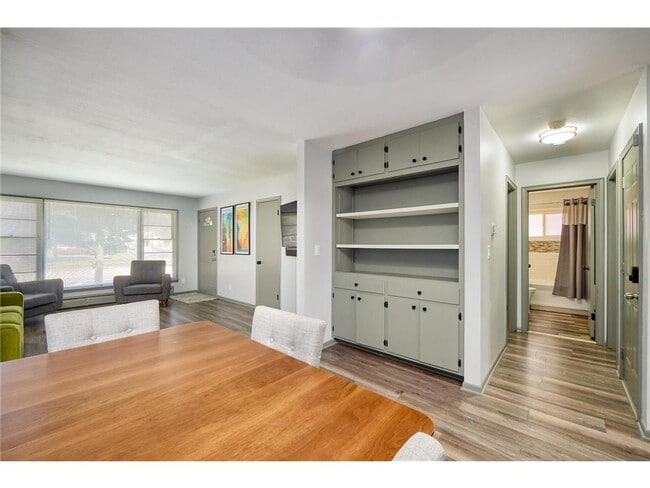 Building Photo - 1284 Snelling Ave N