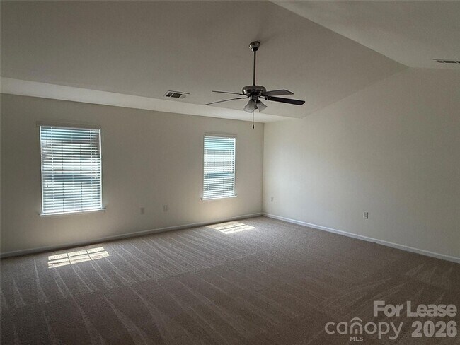 Building Photo - 1933 Stoney Pointe Cir