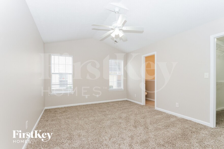 Building Photo - 5901 Green Meadow Way