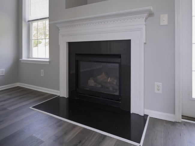 Building Photo - 1030 Boxelder Ln