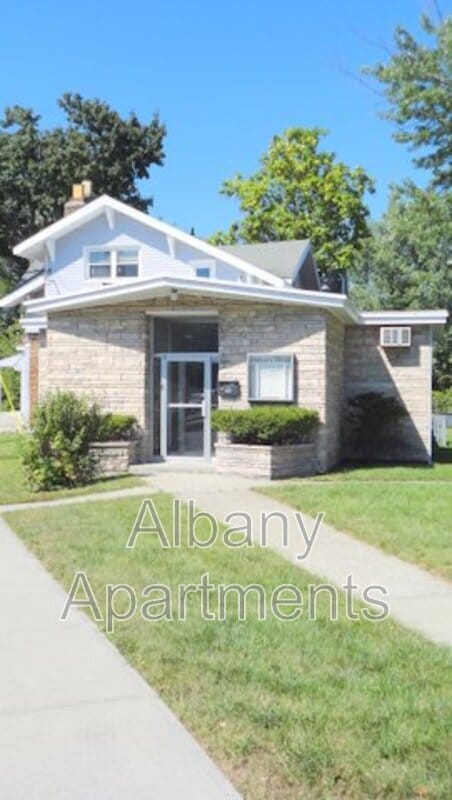 Building Photo - 4 Ten Eyck Ave