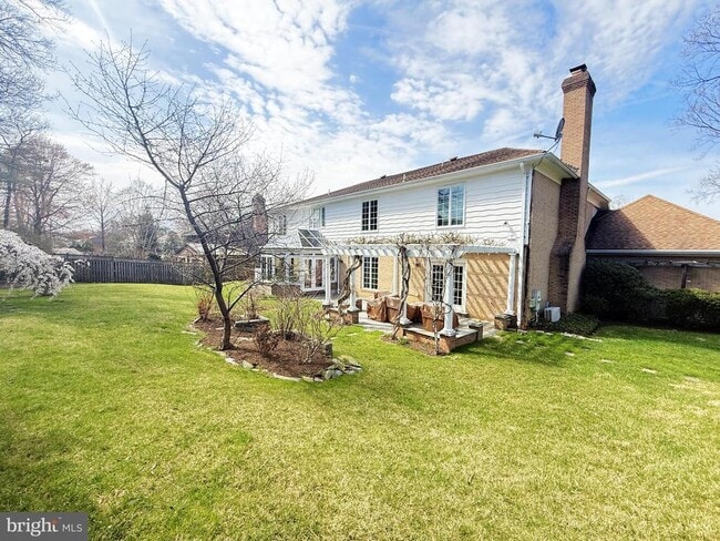 Building Photo - 9809 Hall Rd