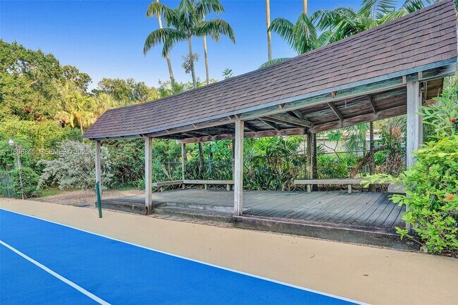 Building Photo - 2120 SW 28th Way