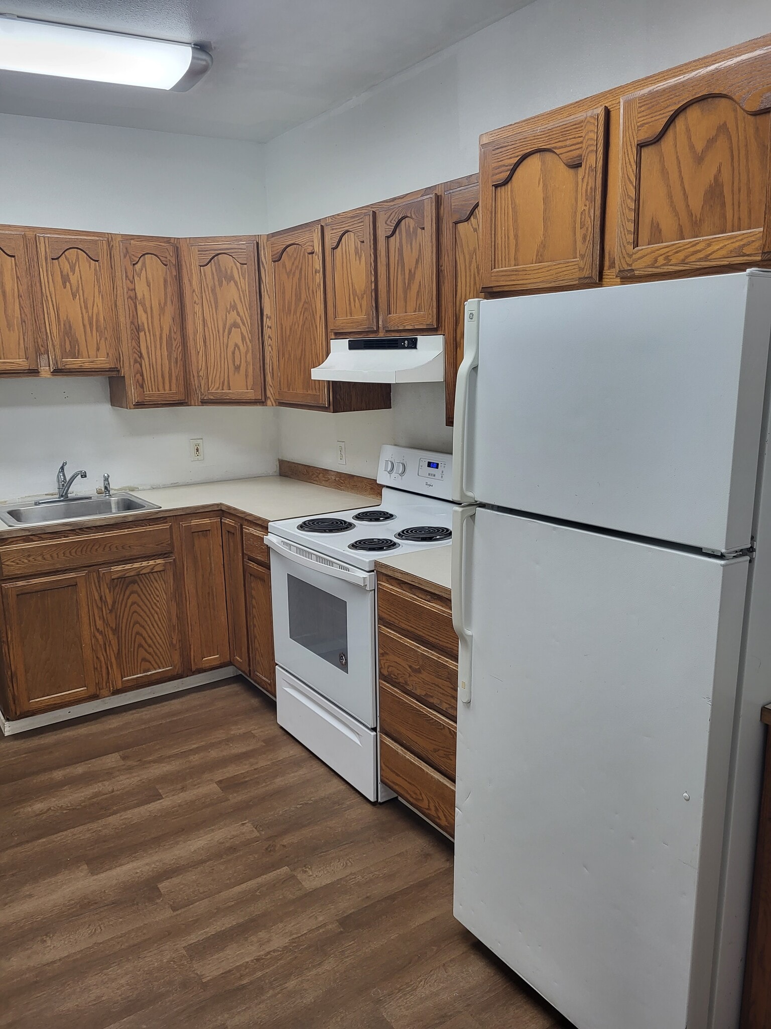 Kitchen - 21 Division St S