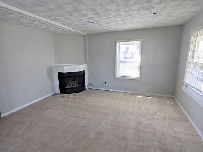 Building Photo - 517 E Troy Ave
