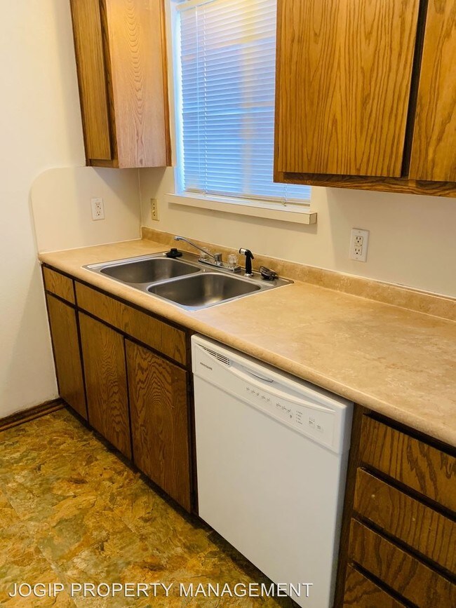 Building Photo - 2 br, 2 bath Apartment - 3141 TUDOR LANE