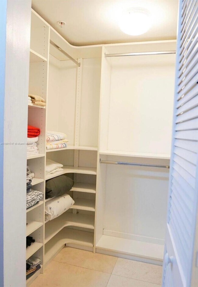 Building Photo - 41 SE 5th St