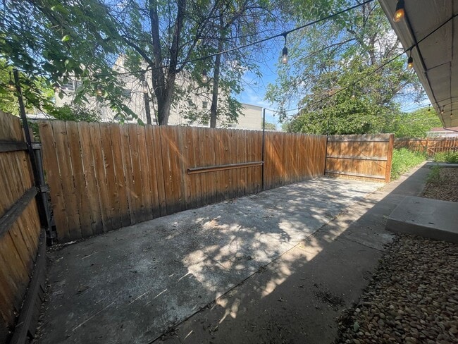 Building Photo - Charming 2 Bedroom, 1 Bathroom Home in Aurora