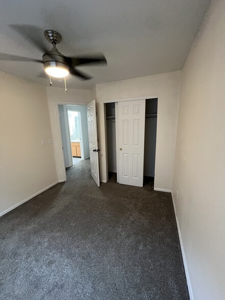 Building Photo - 1243 S Zeno Way