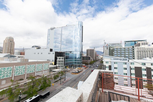 Building Photo - 163 W 200 S