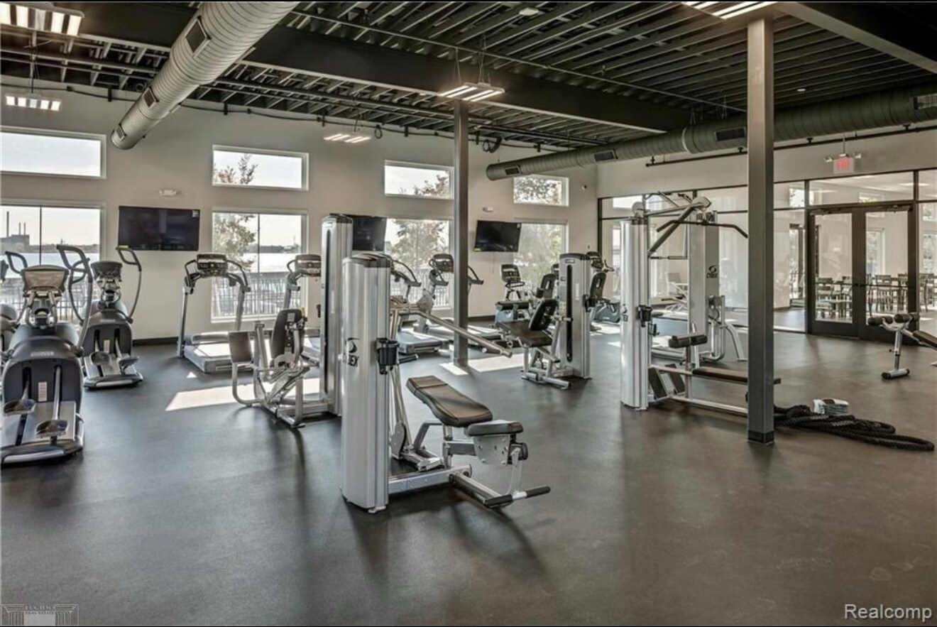Building Photo - 250 E Harbortown Dr