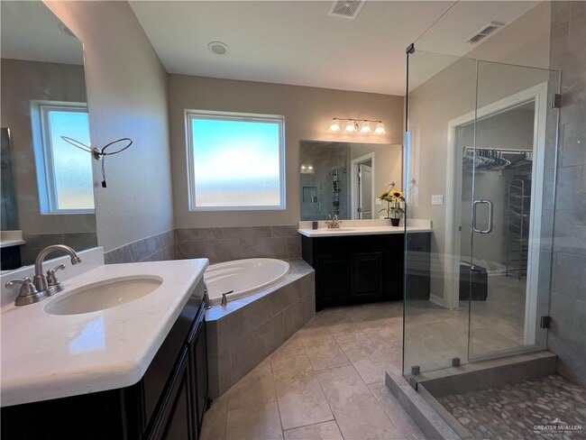 Building Photo - 40 Ensenada Ave