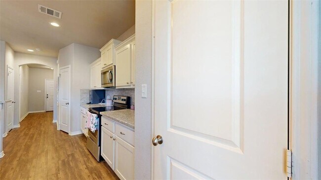 Building Photo - 2907 Papa Bear Dr