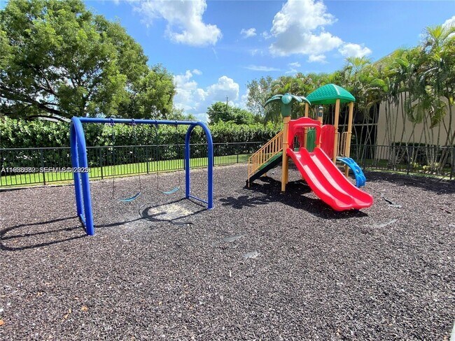 Building Photo - 1301 S Franklin Ave