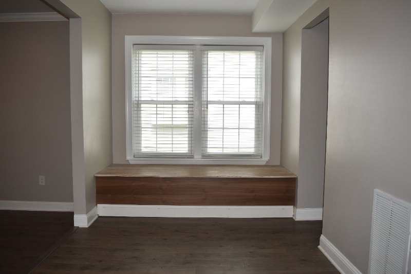 Building Photo - 7001 Roslyn Ave