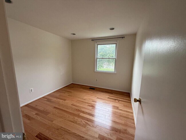Building Photo - 5056 Kenerson Dr