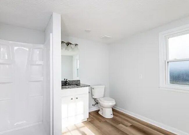 Building Photo - Huge Renovated Home in Rolling Hills!