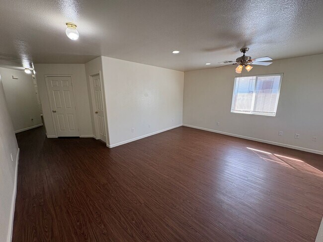 Building Photo - 1747 W Connelly Ave