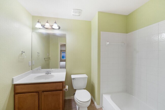 Building Photo - 4105 Pebble Ridge Cove