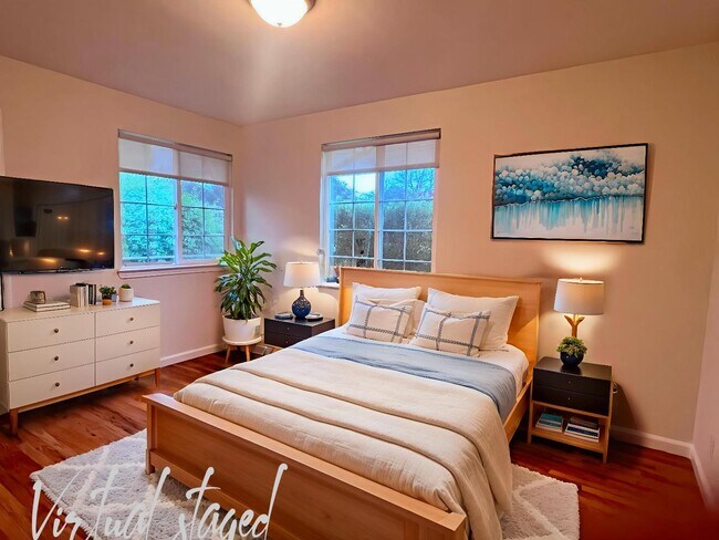 Building Photo - 1874 Villa St