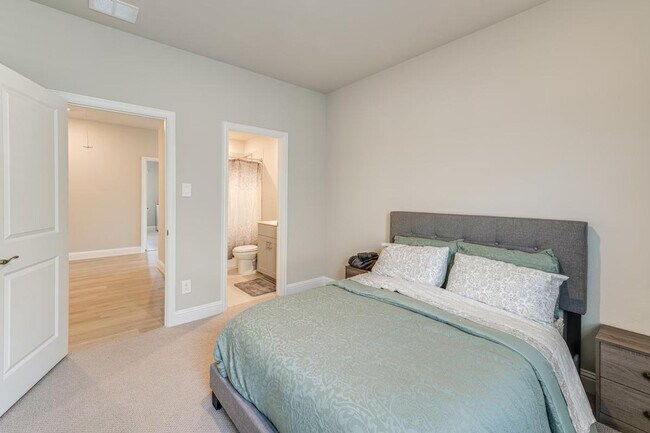 Building Photo - 723 Williams Wy