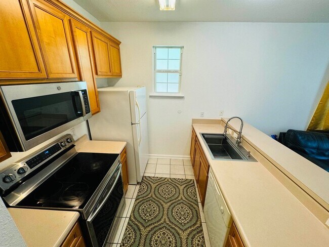 Building Photo - 924 Ashburn Dr