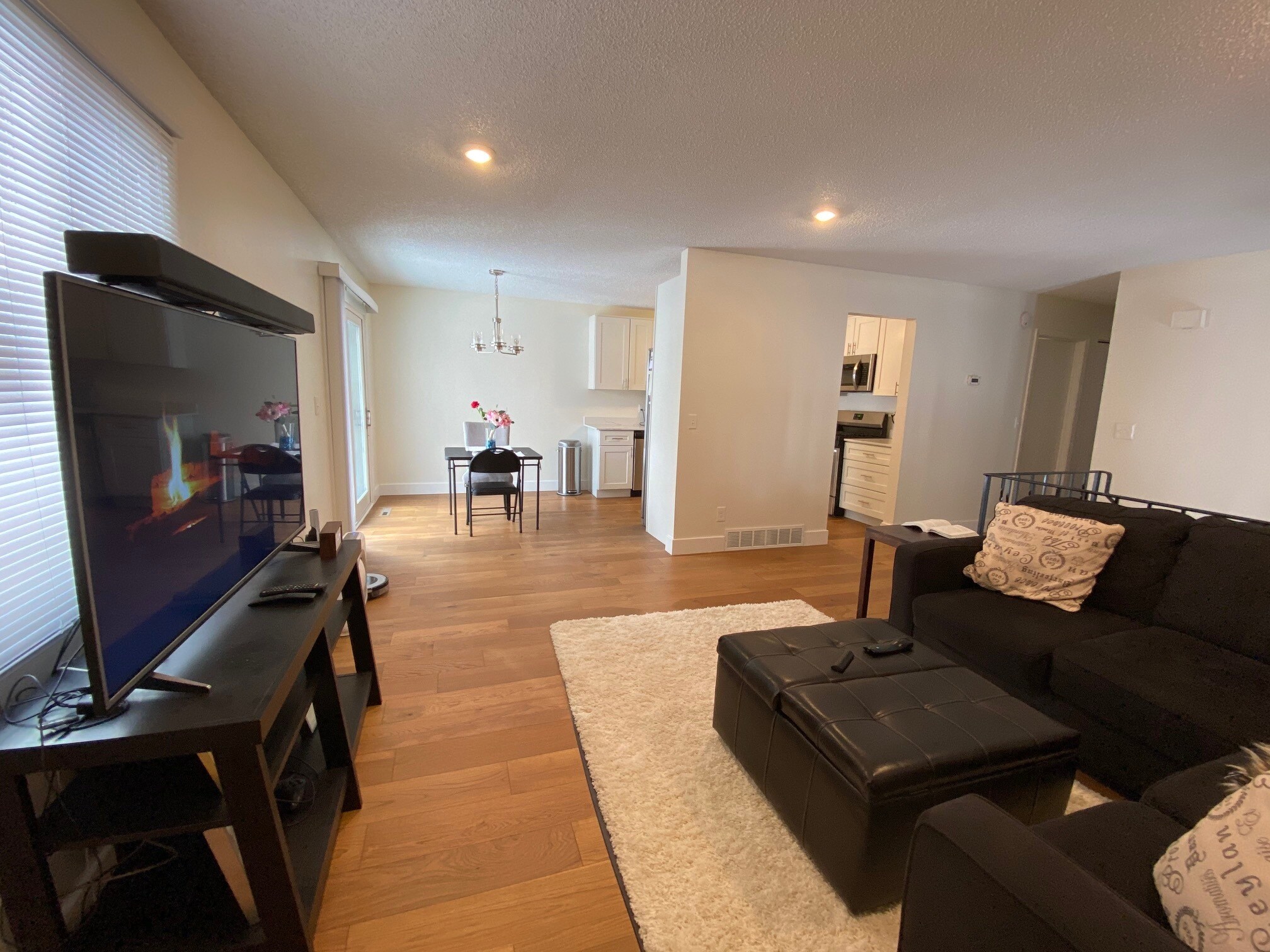 Main floor - 6228 Magnolia Ln N