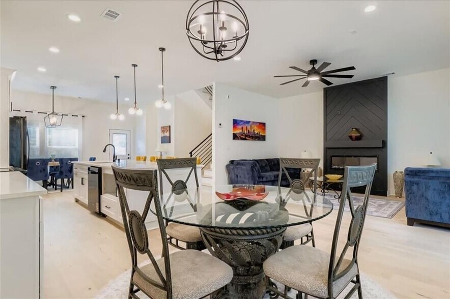 Building Photo - 854 Smith St SW