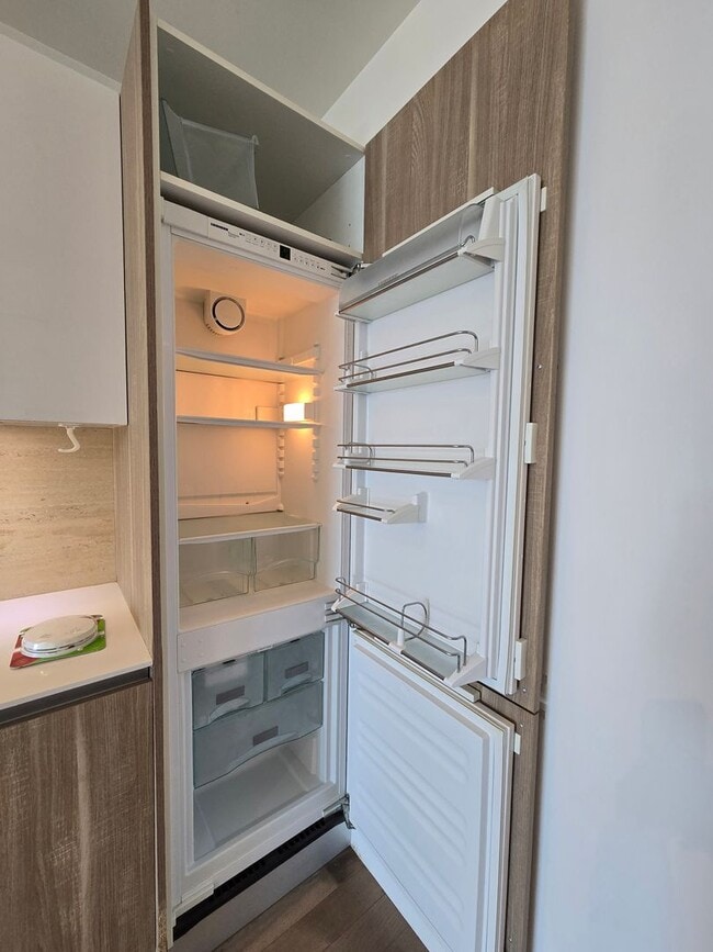 Building Photo - Luxury Urband Living - Top Level Linea Condo with 2 Bed / 2 Bath
