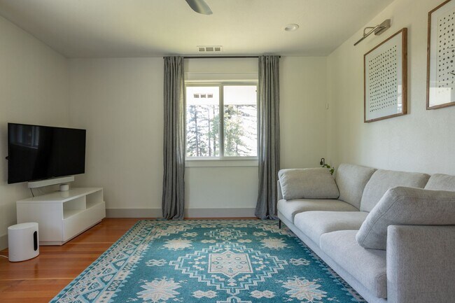 Building Photo - Fully Furnished Mount Veeder Sanctuary Home