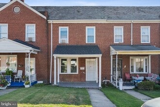 Building Photo - 211 Allendale St