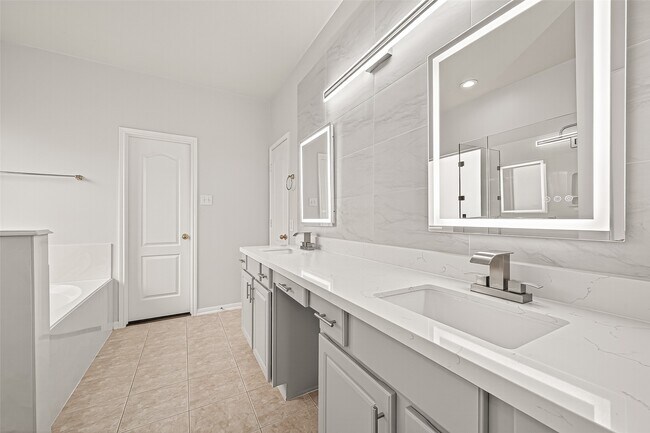 Building Photo - 19343 Dickson Park Dr