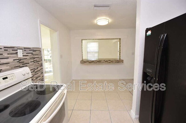 Building Photo - 105 Flamingo Dr