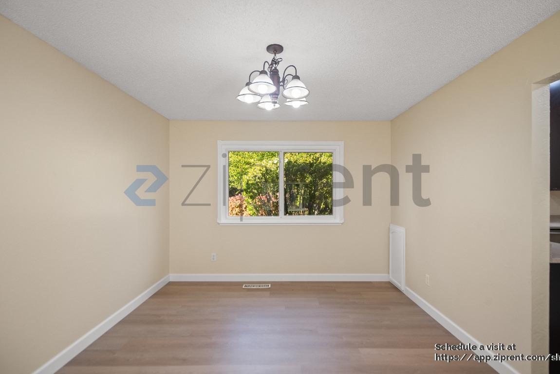 Building Photo - 15 Malibu Ct