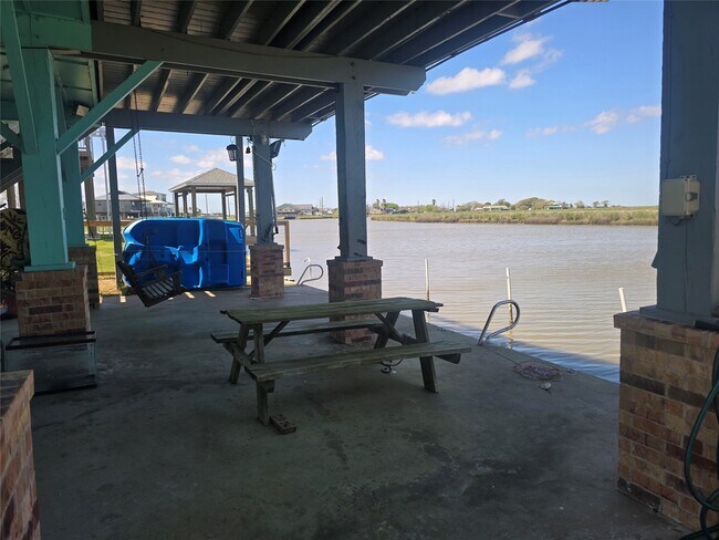 Building Photo - 211 Redfish Dr