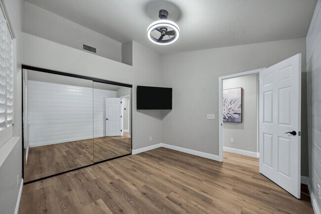 Building Photo - 13744 E Lupine Ave