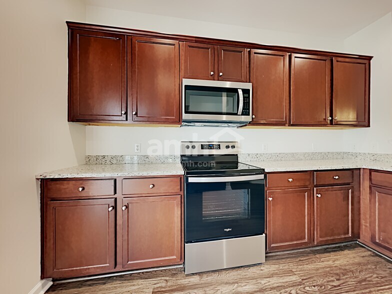 Building Photo - 271 Cameron St