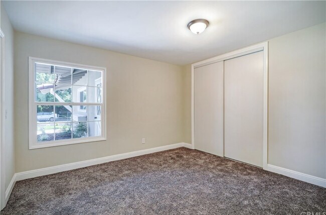 Building Photo - 425 Cedar Crest Ave