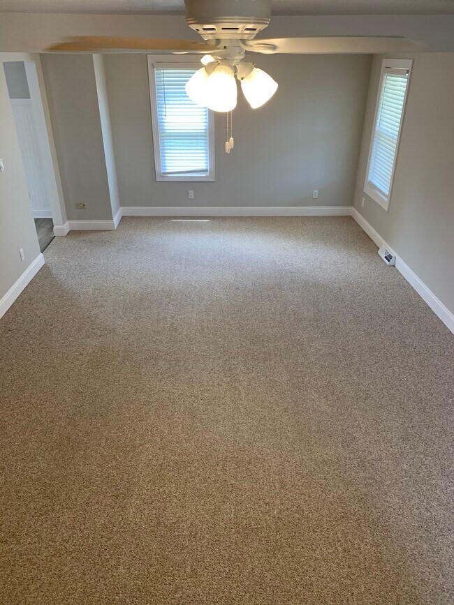 Building Photo - 87 Erie Beach Rd