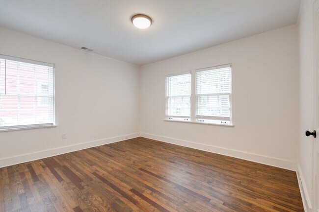 Building Photo - 228 Palisade St