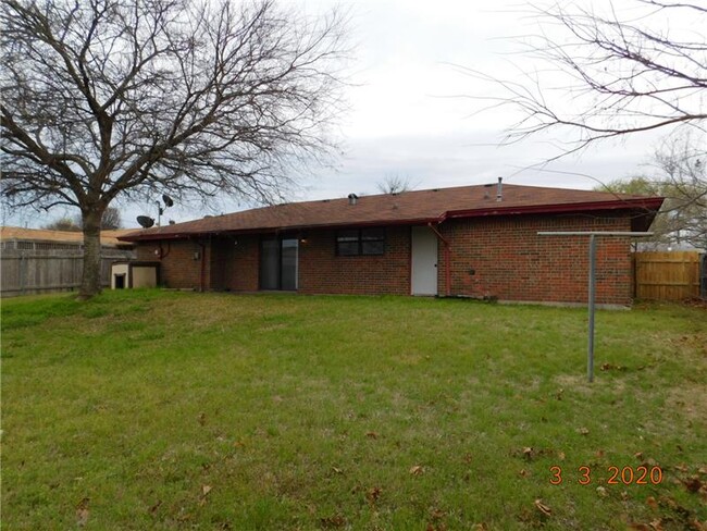 Building Photo - 1105 Pack Ave