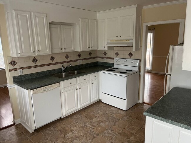 Building Photo - 684 Williams-White Rd