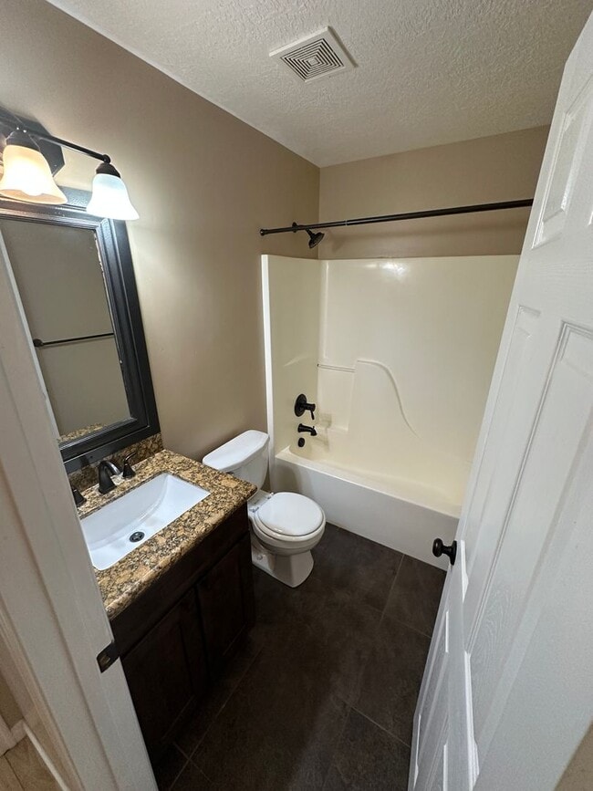 Building Photo - Great Family Home in Excellent West Jordan...