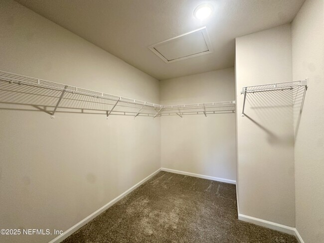 Building Photo - 1375 High Falls Dr