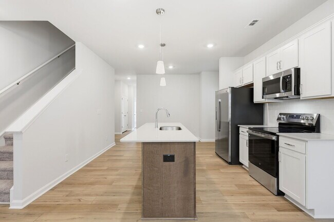 Building Photo - Silver Fir Ln - Garner