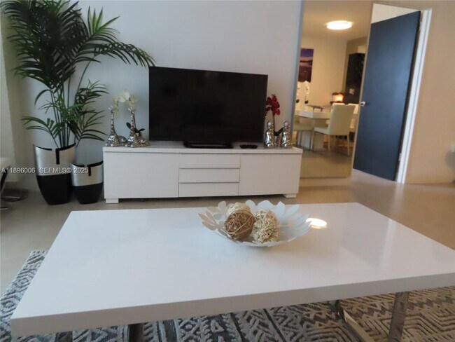 Building Photo - 5701 Collins Ave