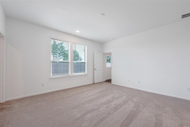 Building Photo - 340 Appaloosa Dr